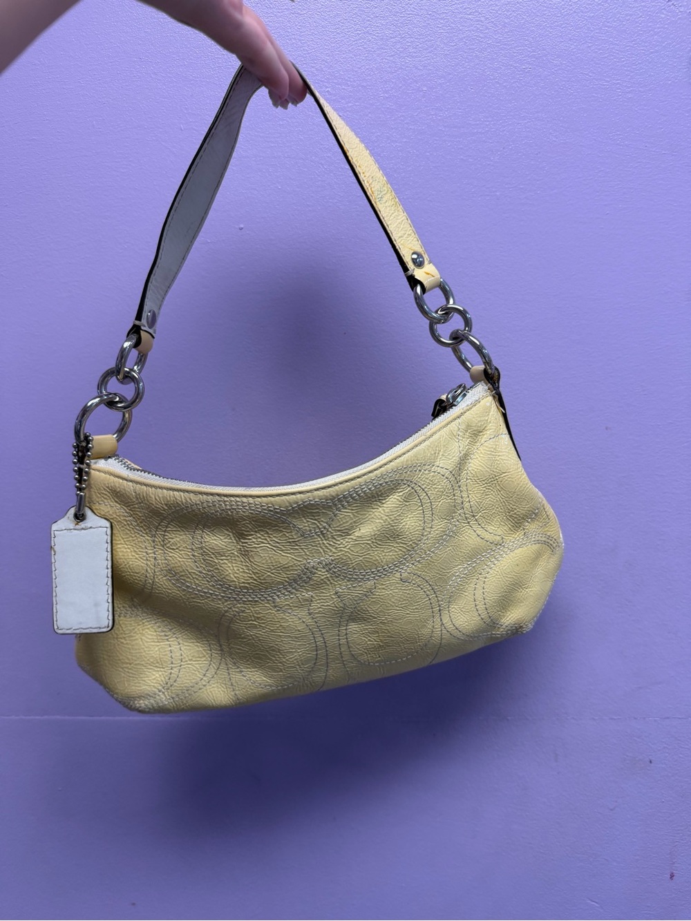 Vintage Coach Pale Yellow Leather Shoulder Bag with Signature Medallion - Picture 3 of 4